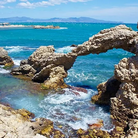 Centric Vora La Platja Ля Эскала